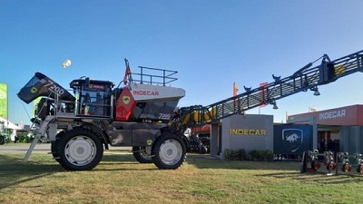 Indecar lanzó la megafertilizadora Phantom 7200