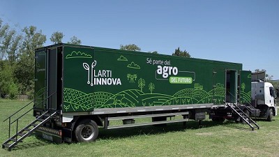 Lartirigoyen acerca innovación tecnológica y sustentabilidad aplicada al agro a estudiantes de nuestro país