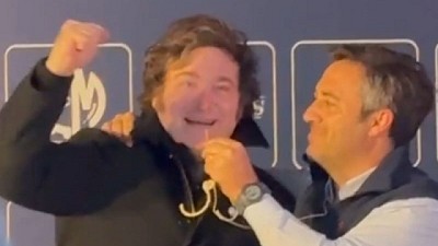 En Expo Angus, el presidente Milei anticipó tipo de cambio libre, eliminación del impuesto país y de las retenciones