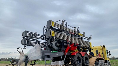 Indecar introduce la fertilizadora Phantom 5700 en Paraguay
