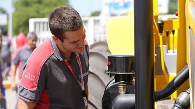 FPT se asoció con Pauny para motorizar sus tractores
