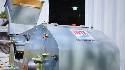 Desarrollan un prototipo de mini desmotadora de Algodón