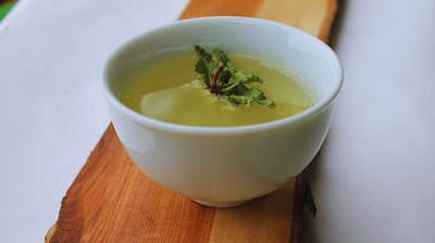 El ñire, una hierba habilitada para infusiones