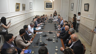 Hidrovía: la decisión de reducir el dragado entre Timbúes y Santa Fe pone en tensión el frente interno santafesino