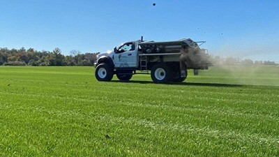 Estudian biopreparados para mejorar la fertilización de pasturas