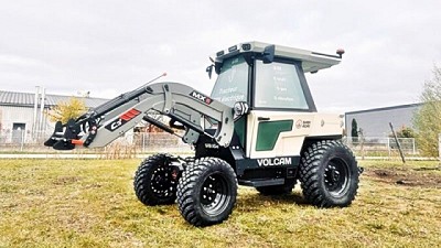 El tractor eléctrico francés con CVT y aires de manipulador