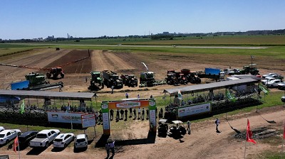 Revolución Agrícola en el Día de la Maquinaria