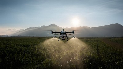 Así es el dron con capacidad de carga de hasta 100 kilos y con visión de cinco sentidos que revoluciona el agro en Chile