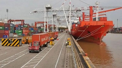 Puertos vs. agroexportadores: el debate por los peajes que marcará el futuro de la Hidrovía