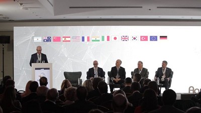 Comenzó la cumbre internacional de maquinaria agrícola