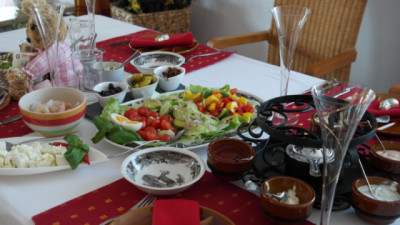 Claves para evitar intoxicaciones con alimentos en las fiestas de fin de año y el verano