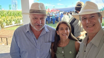 Legisladores nacionales y provinciales conocieron de primera mano las oportunidades para el agro